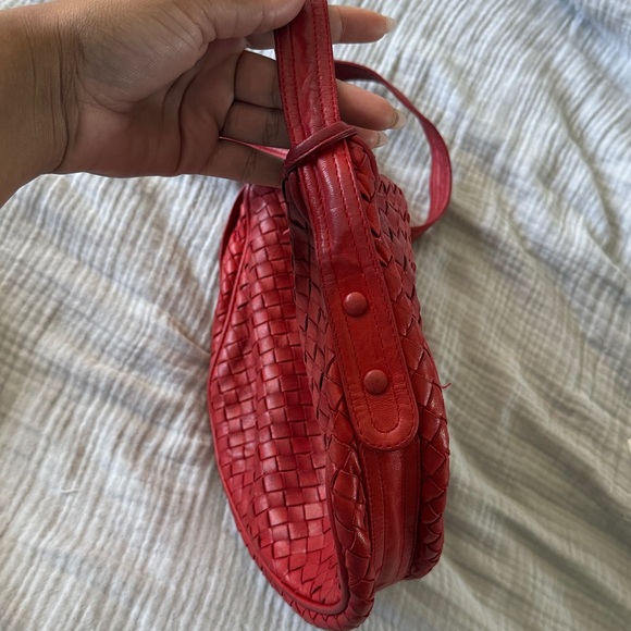 Vintage Bottega Veneta Red Woven Shoulder Bag - Picture 5 of 10